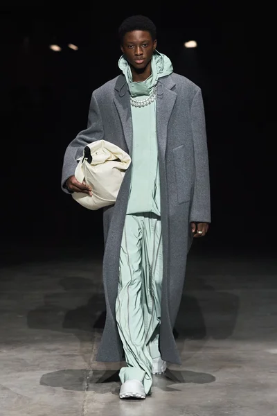 Look 48